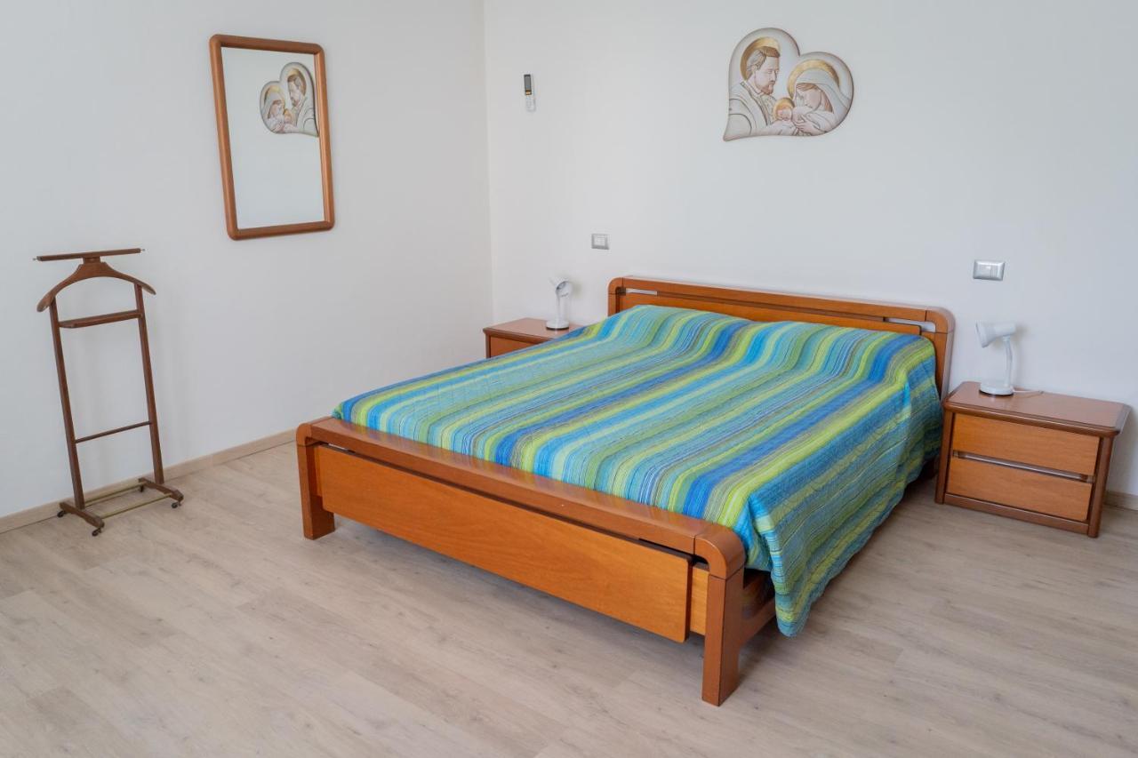 Reno Family House Apartment ราเวนนา ภายนอก รูปภาพ