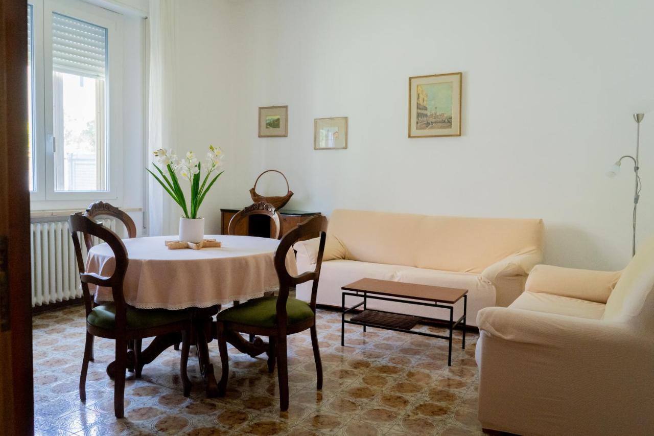 Reno Family House Apartment ราเวนนา ภายนอก รูปภาพ