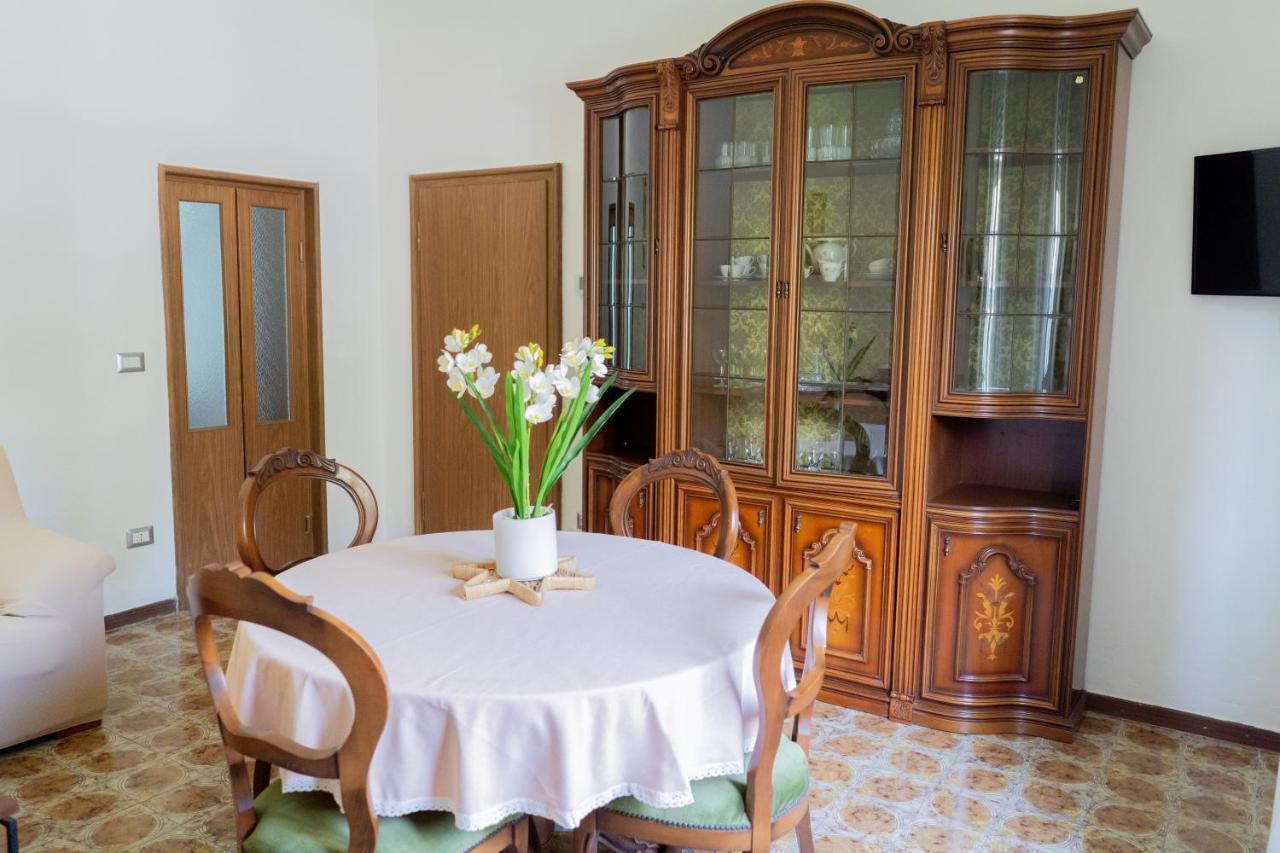 Reno Family House Apartment ราเวนนา ภายนอก รูปภาพ