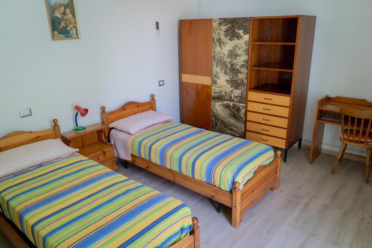 Reno Family House Apartment ราเวนนา ภายนอก รูปภาพ